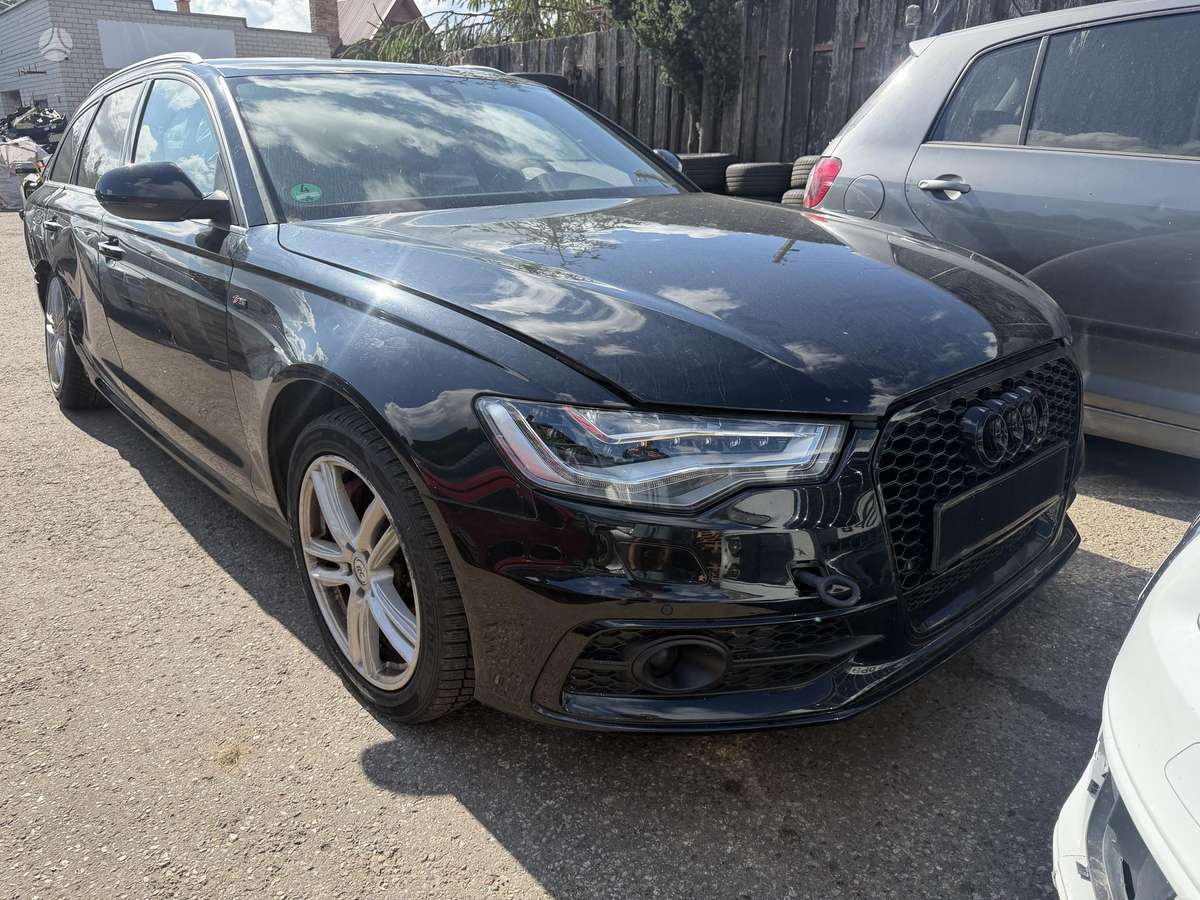 Audi A6 Salono nera