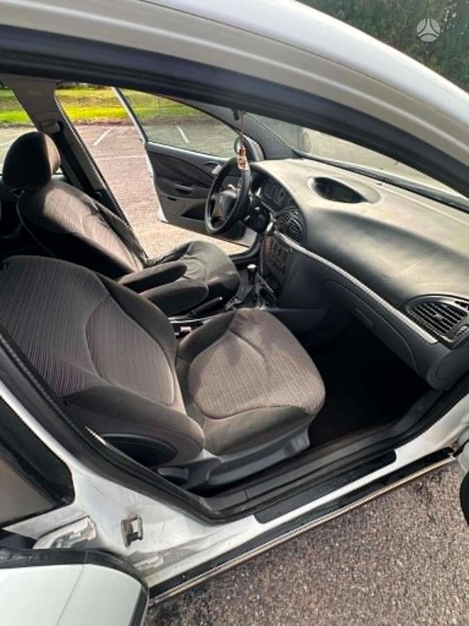 Citroen C5, 1.6 l., hatchback
