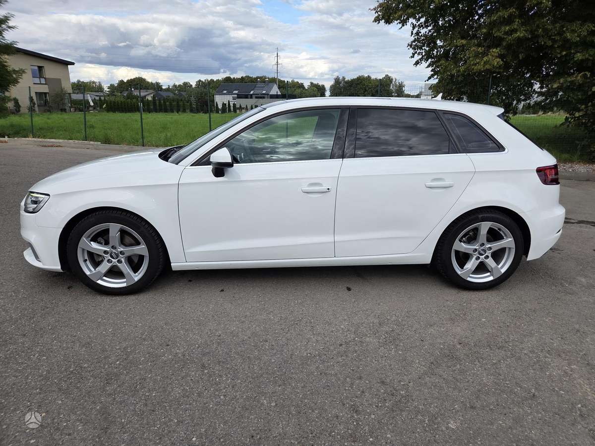 Audi A3, 1.6 l., Хэтчбек