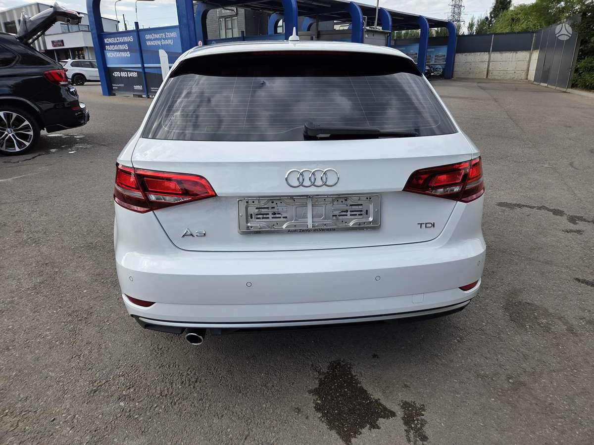 Audi A3, 1.6 l., hatchback