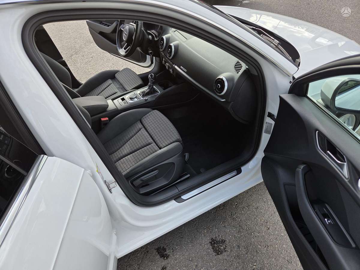 Audi A3, 1.6 l., Хэтчбек
