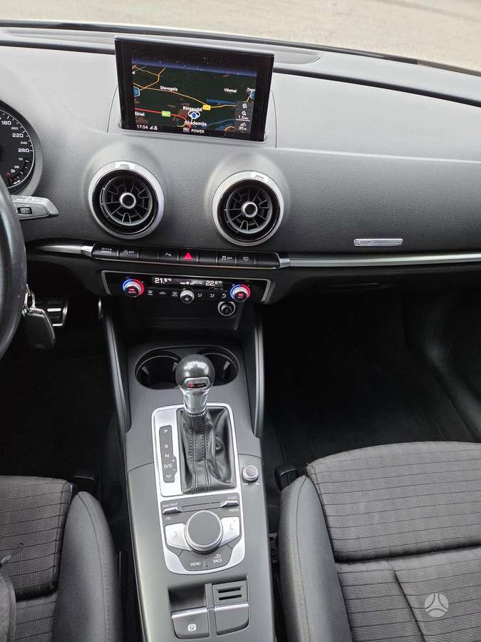 Audi A3, 1.6 l., Хэтчбек