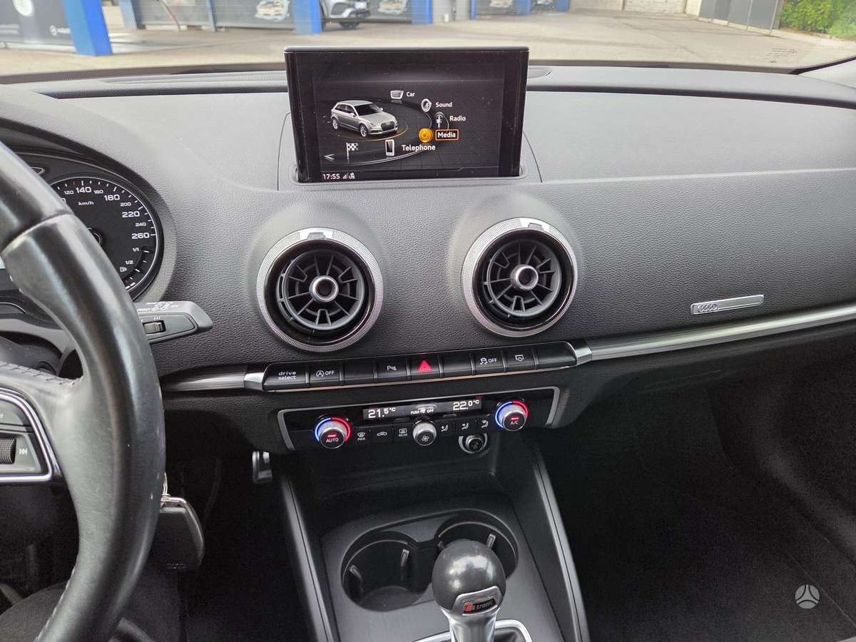 Audi A3, 1.6 l., hatchback