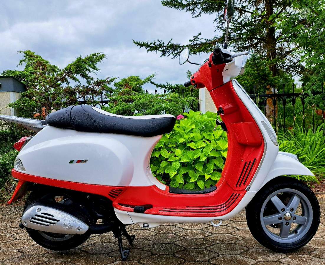 Piaggio Vespa 49cc, scooters / mopeds