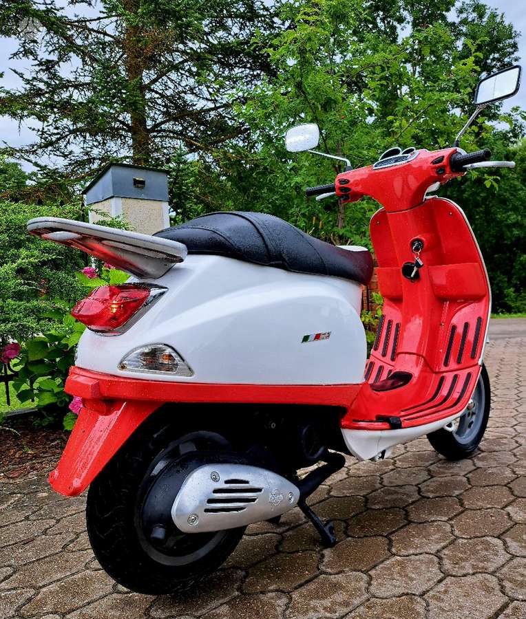 Piaggio Vespa 49cc, scooters / mopeds