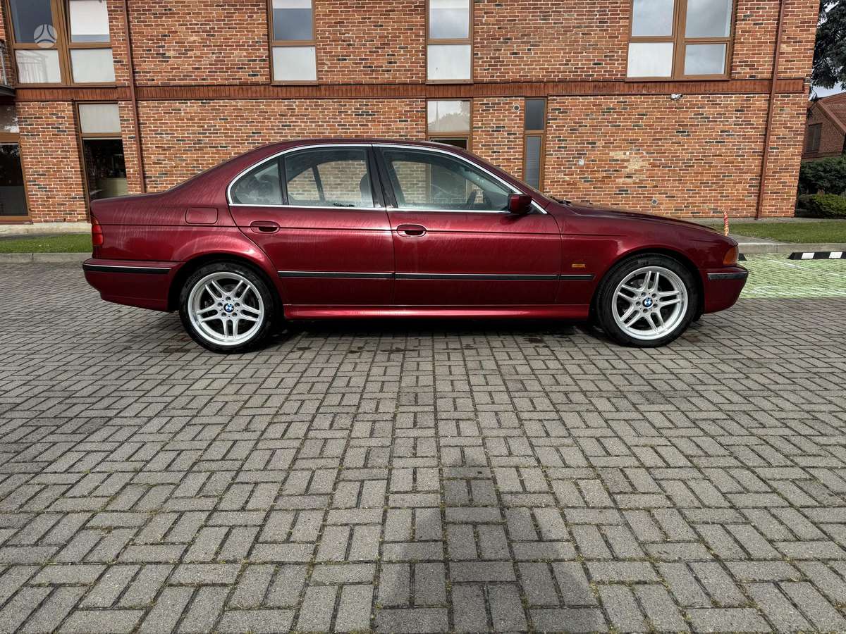 BMW 520, 2.0 l., Седан