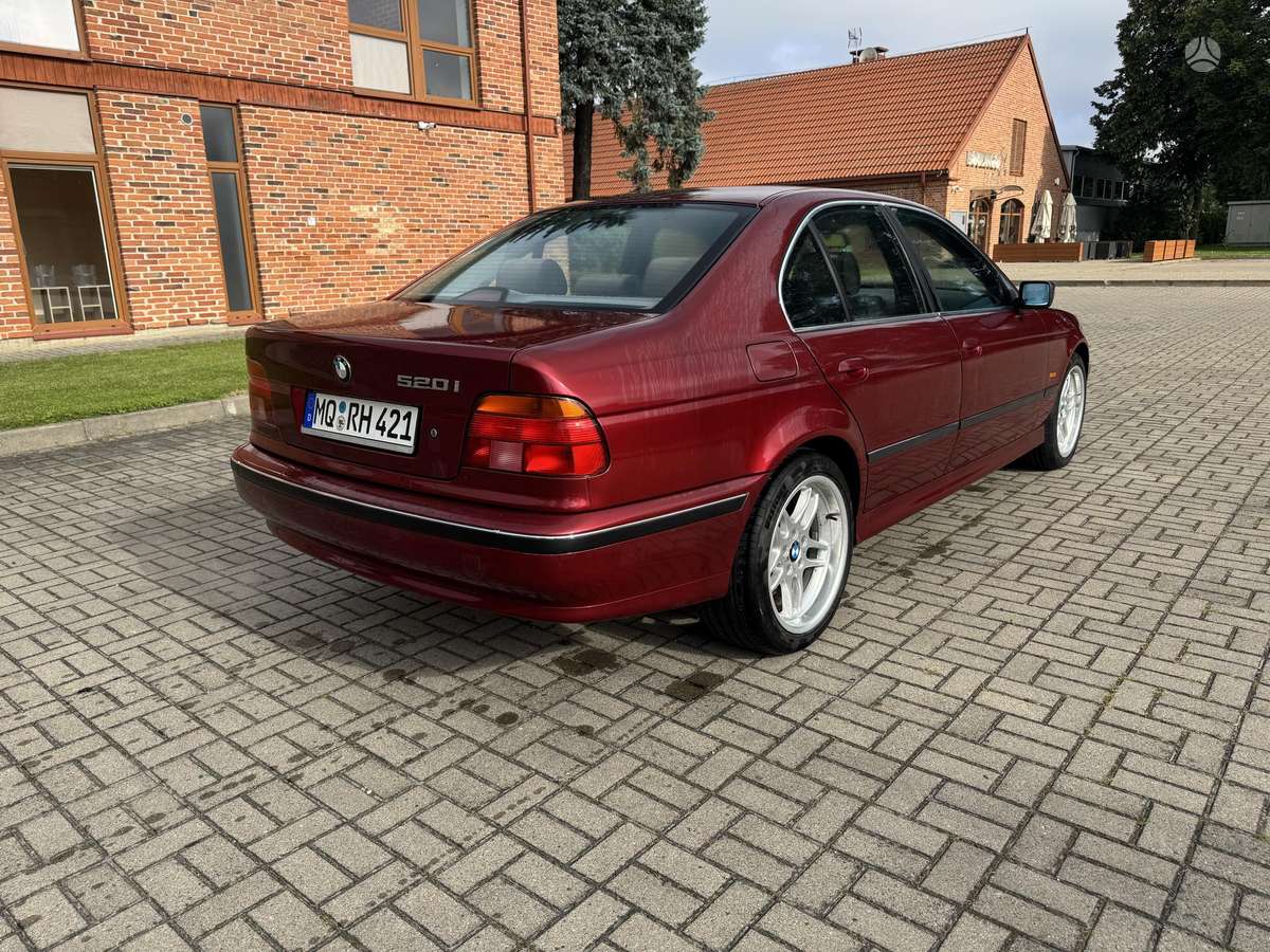 BMW 520, 2.0 l., Седан