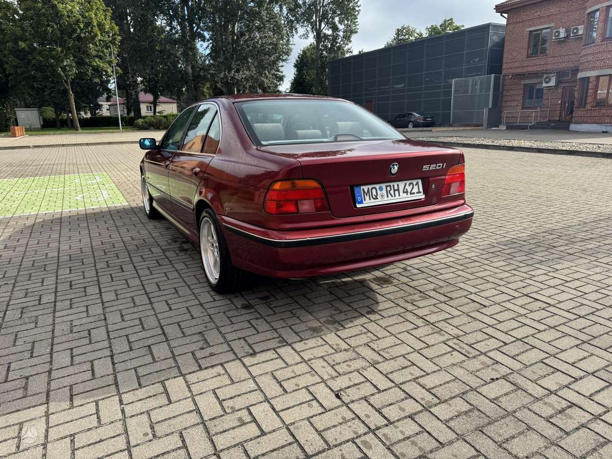 BMW 520, 2.0 l., Седан