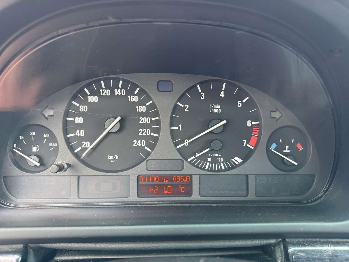 BMW 520, 2.0 l., Седан