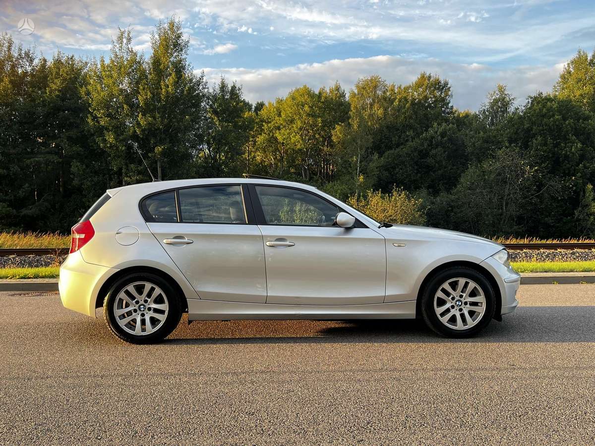 BMW 120, 2.0 l., hatchback