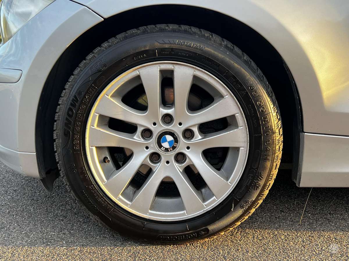 BMW 120, 2.0 l., hatchback