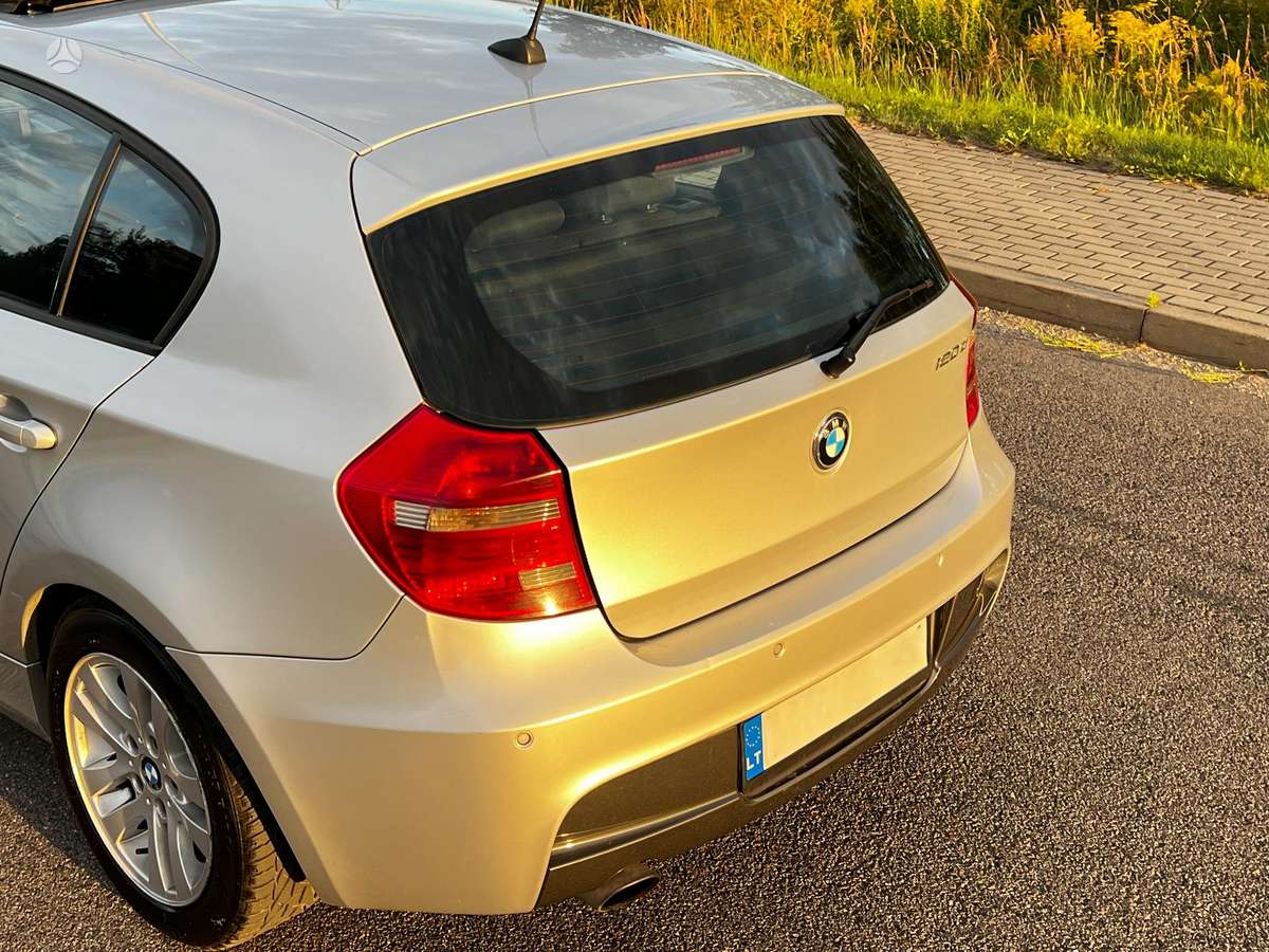 BMW 120, 2.0 l., hatchback