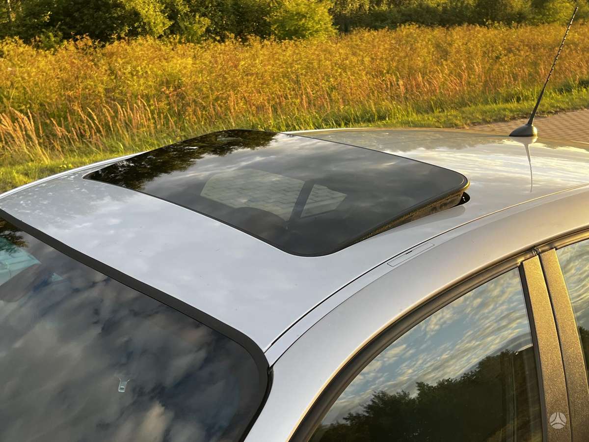 BMW 120, 2.0 l., hatchback