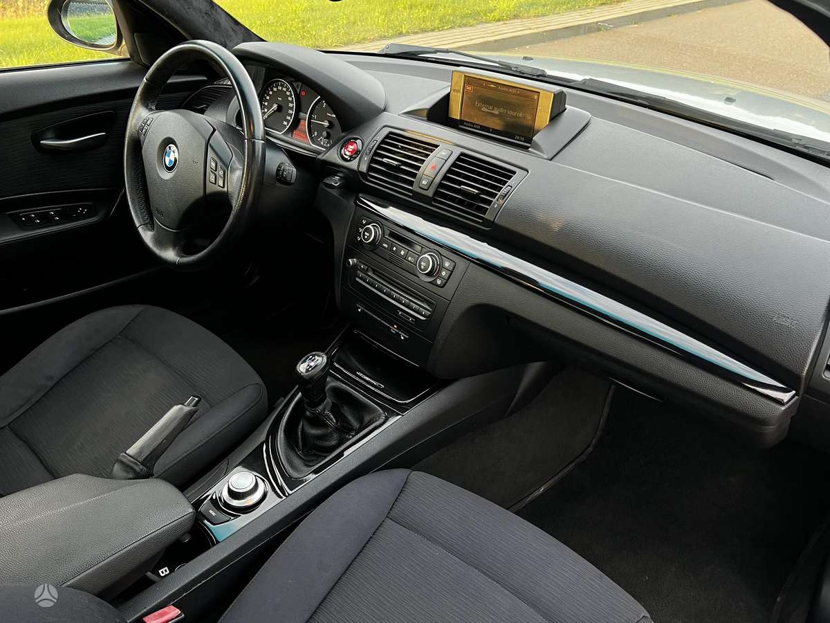 BMW 120, 2.0 l., hatchback