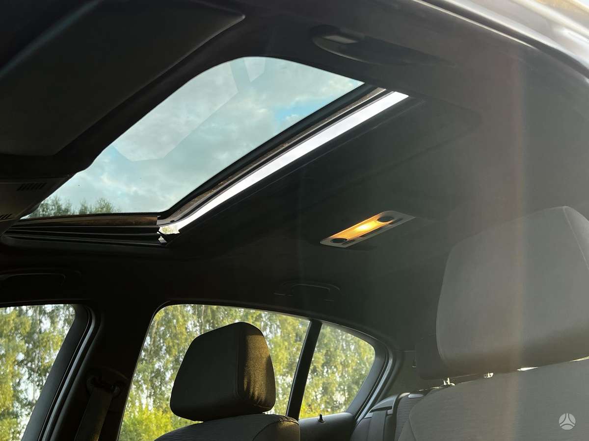 BMW 120, 2.0 l., hatchback