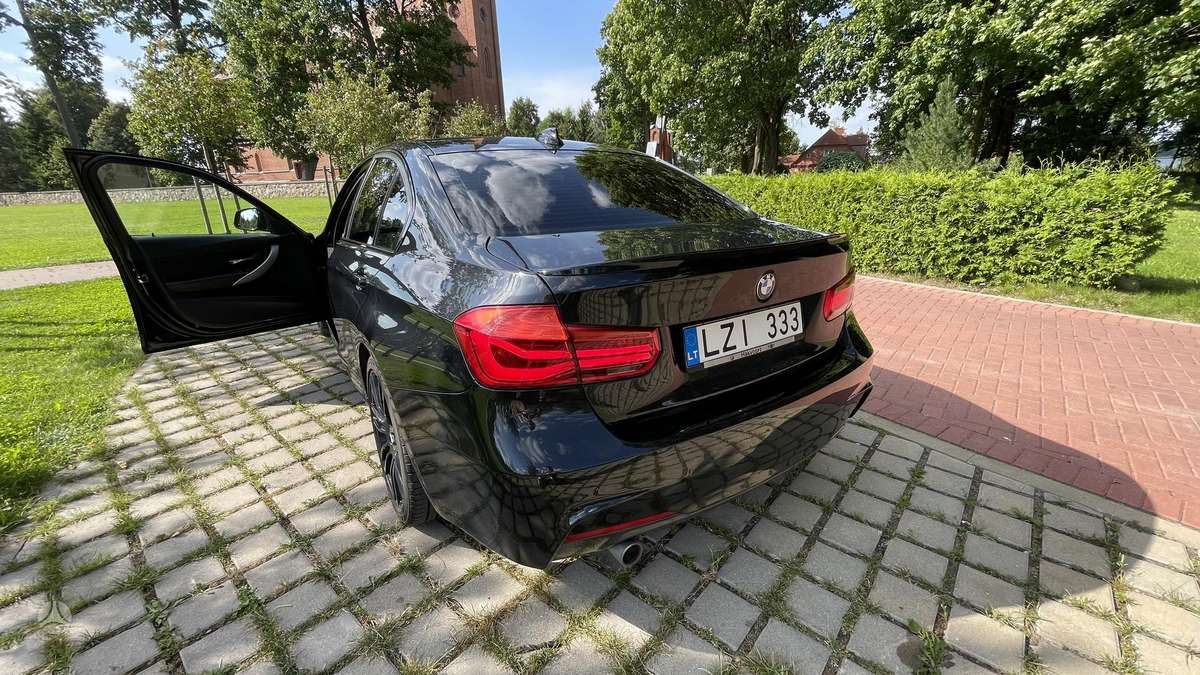 BMW 320, 2.0 l., Седан
