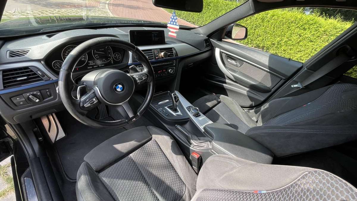 BMW 320, 2.0 l., Седан