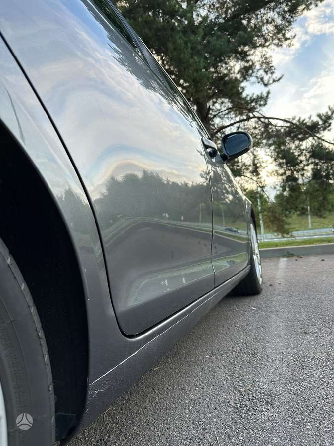 Volkswagen Golf - 8