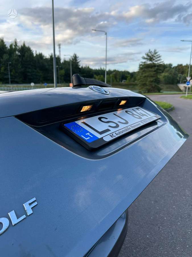Volkswagen Golf - 10