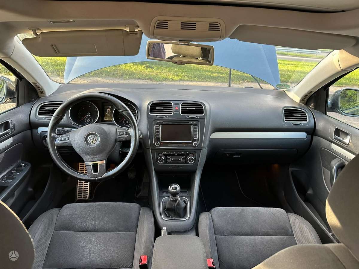 Volkswagen Golf - 12