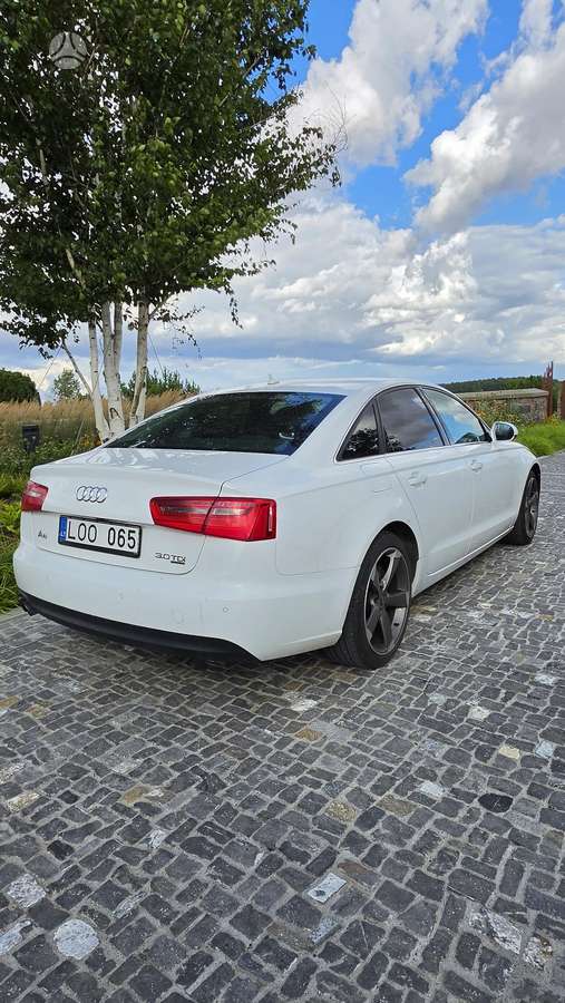 Audi A6, 2.0 l., Седан