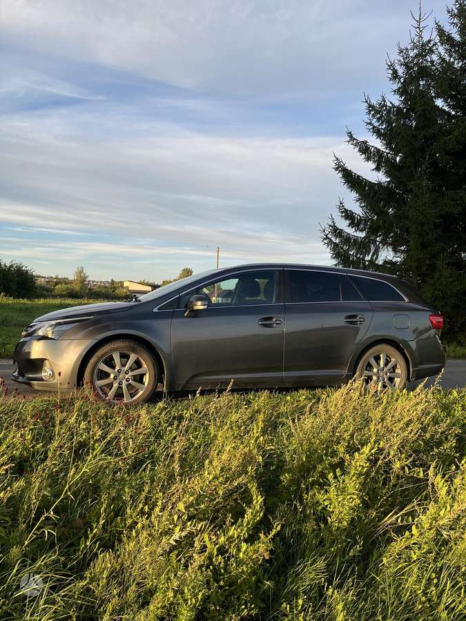 Toyota Avensis, 2.2 l., Универсал