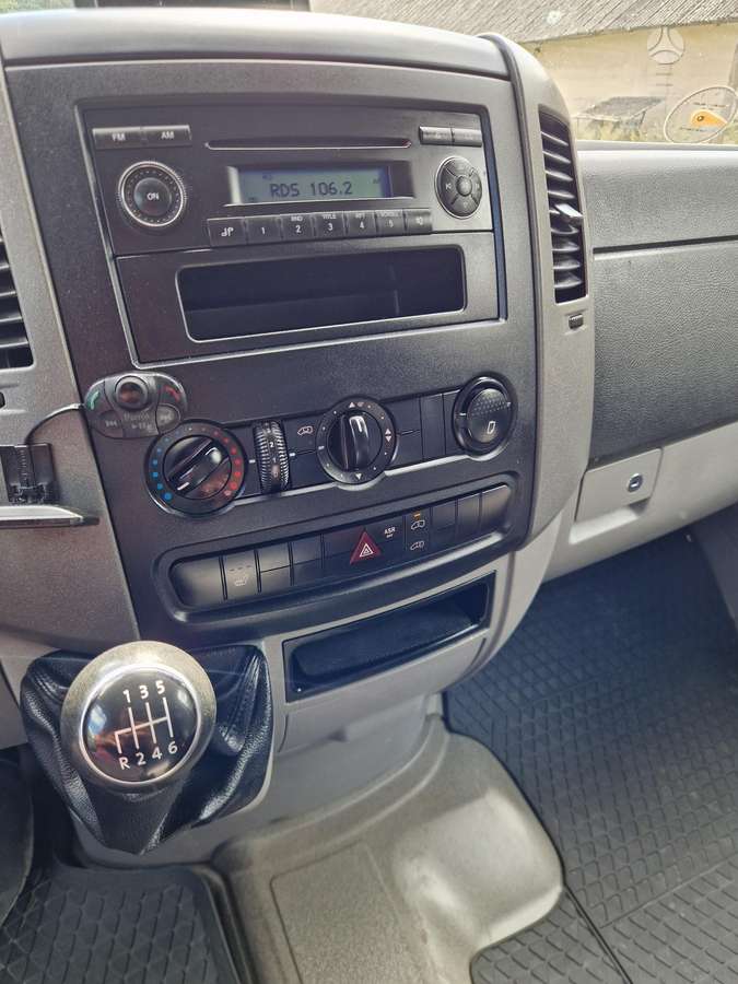 Volkswagen Crafter - 12