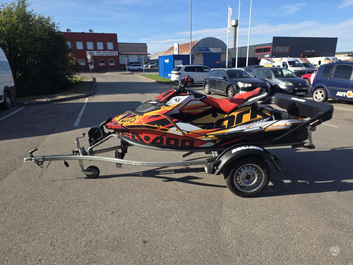 Sea-Doo Spar Trixx, водные мотоциклы