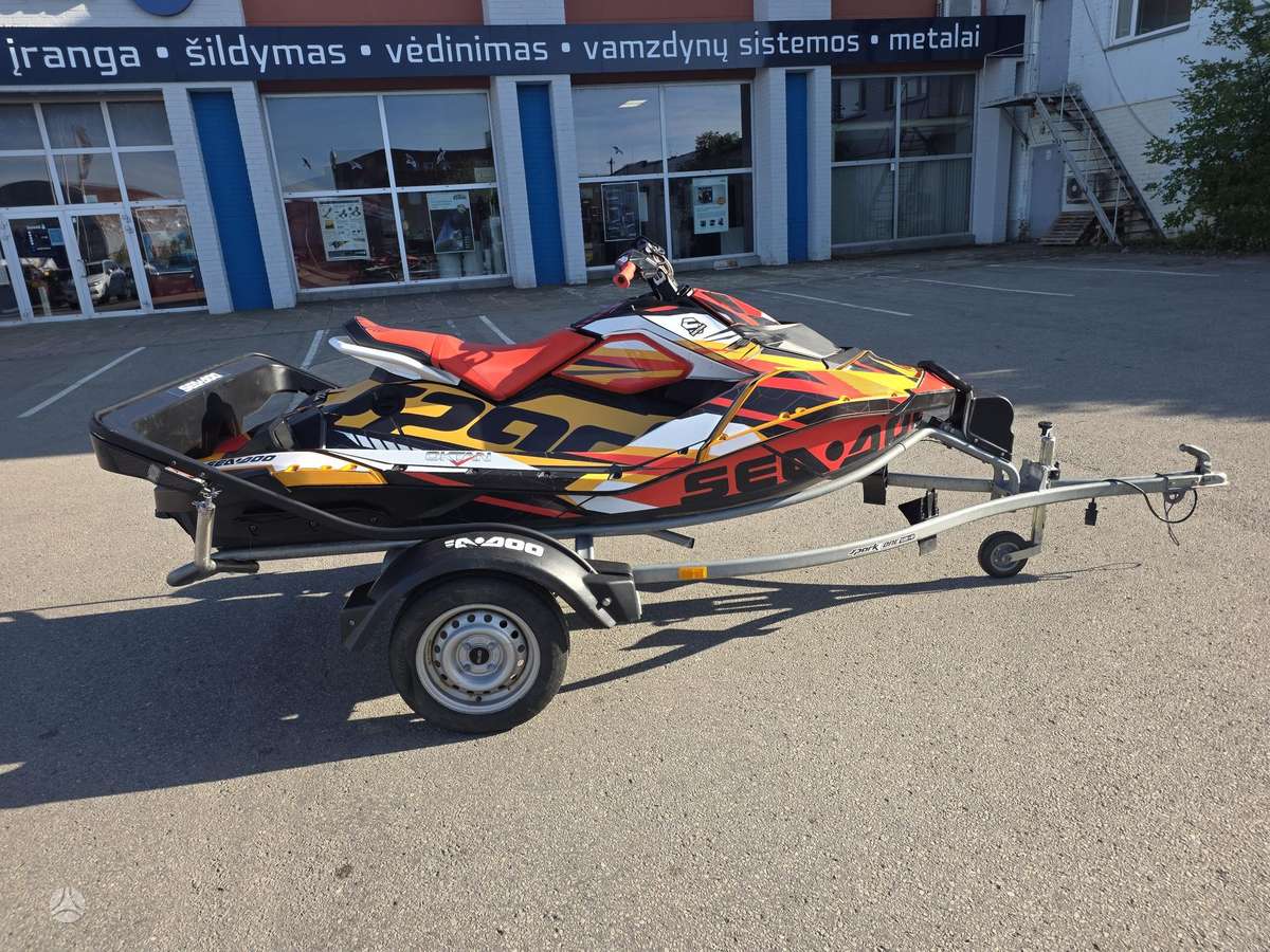 Sea-Doo Spar Trixx, водные мотоциклы