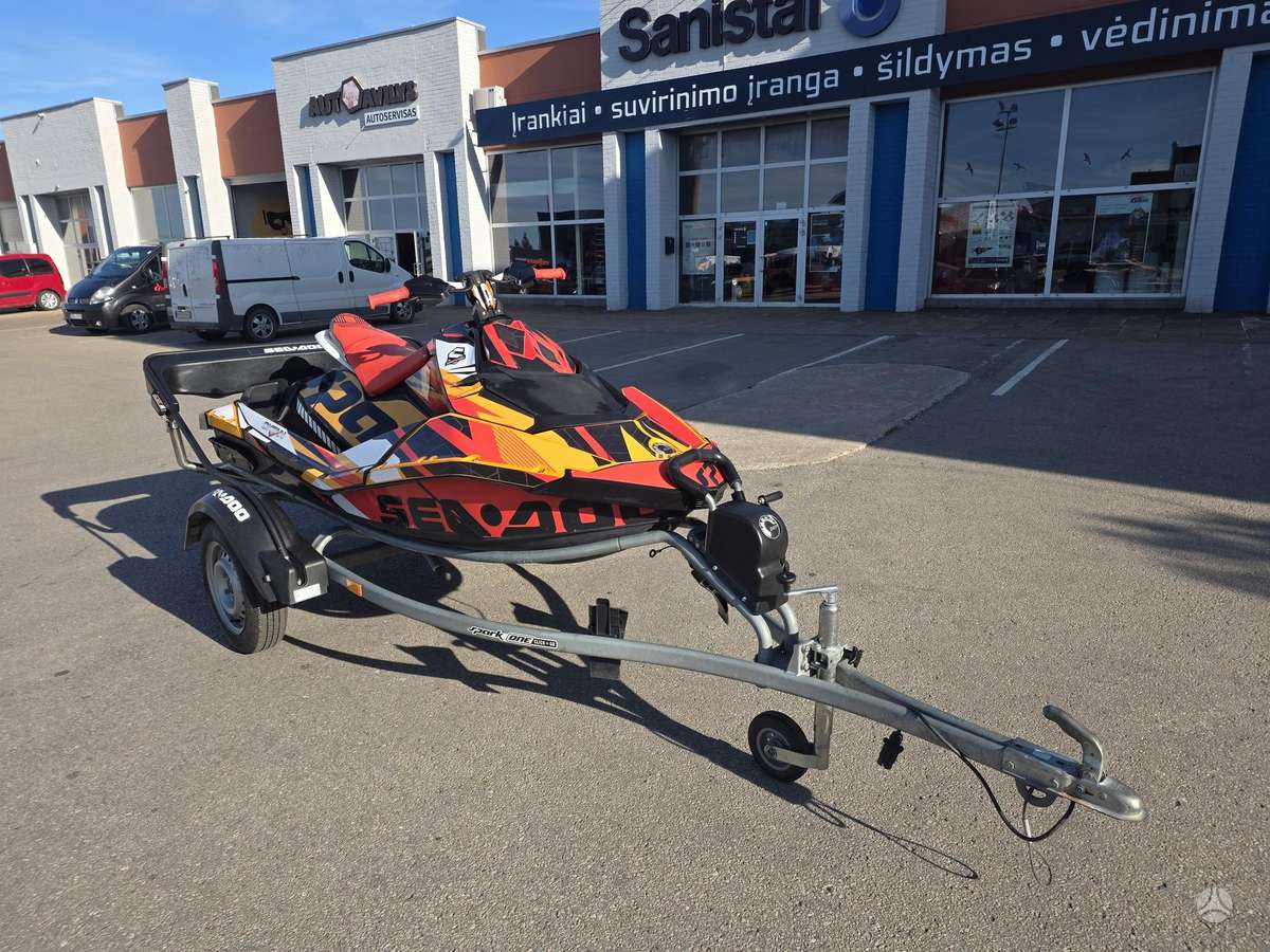 Sea-Doo Spar Trixx, водные мотоциклы
