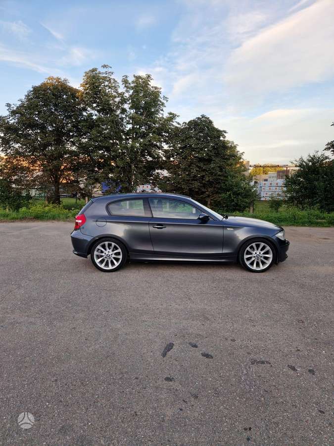 BMW 120, 2.0 l., hatchback