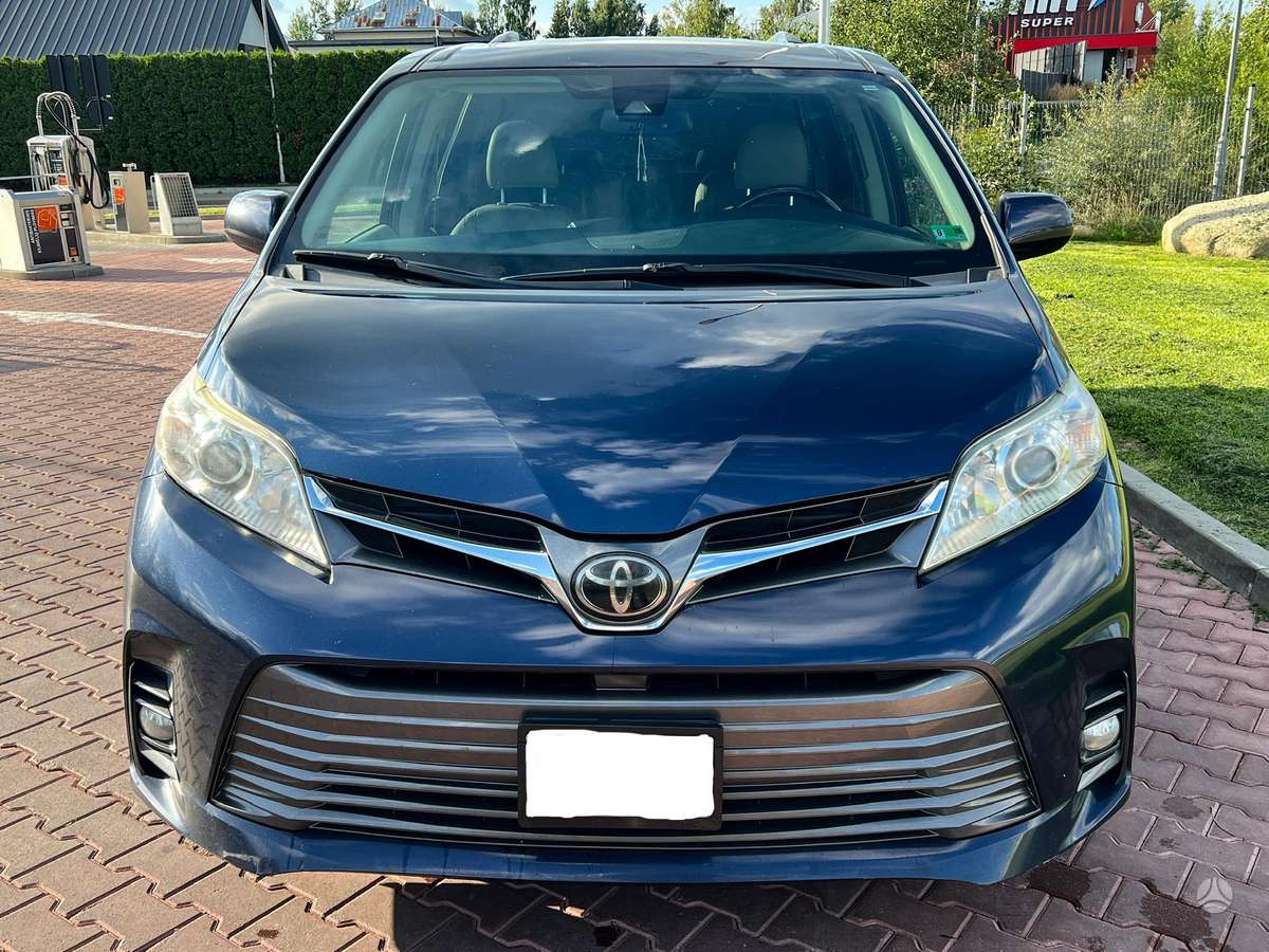 Toyota Sienna - 5