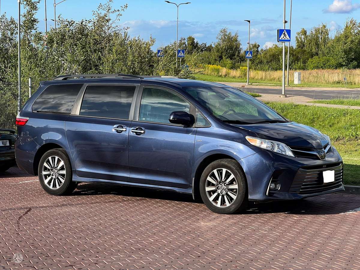 Toyota Sienna - 6