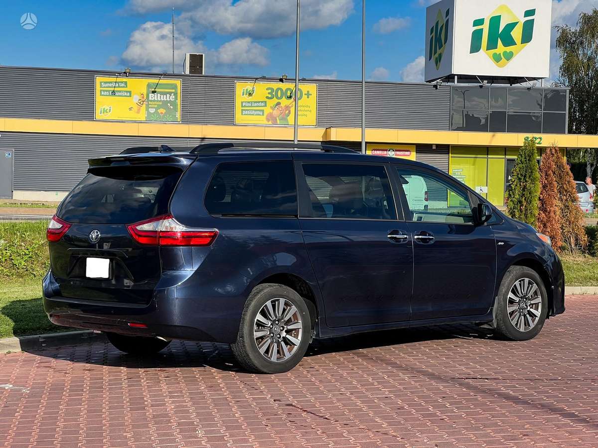 Toyota Sienna - 8