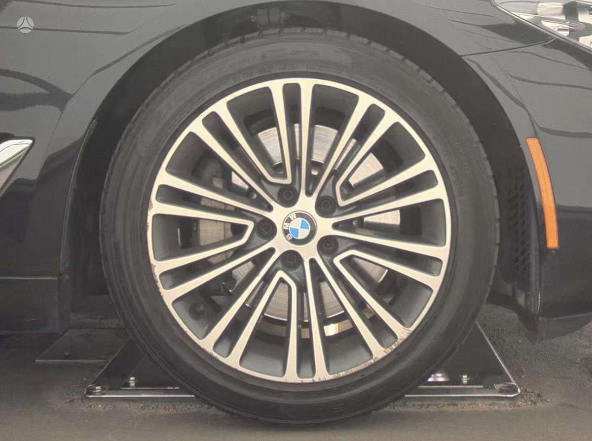 BMW 530, 2.0 l., Седан