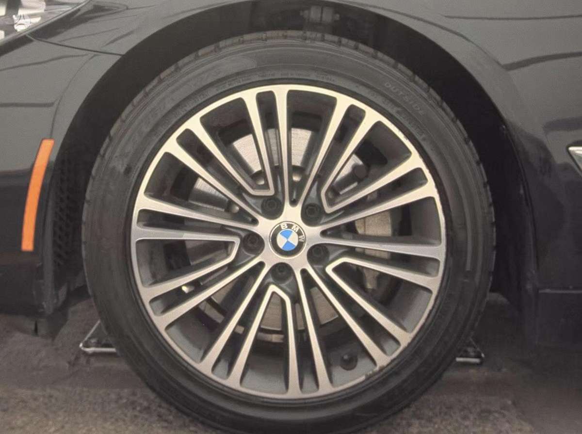 BMW 530, 2.0 l., Седан
