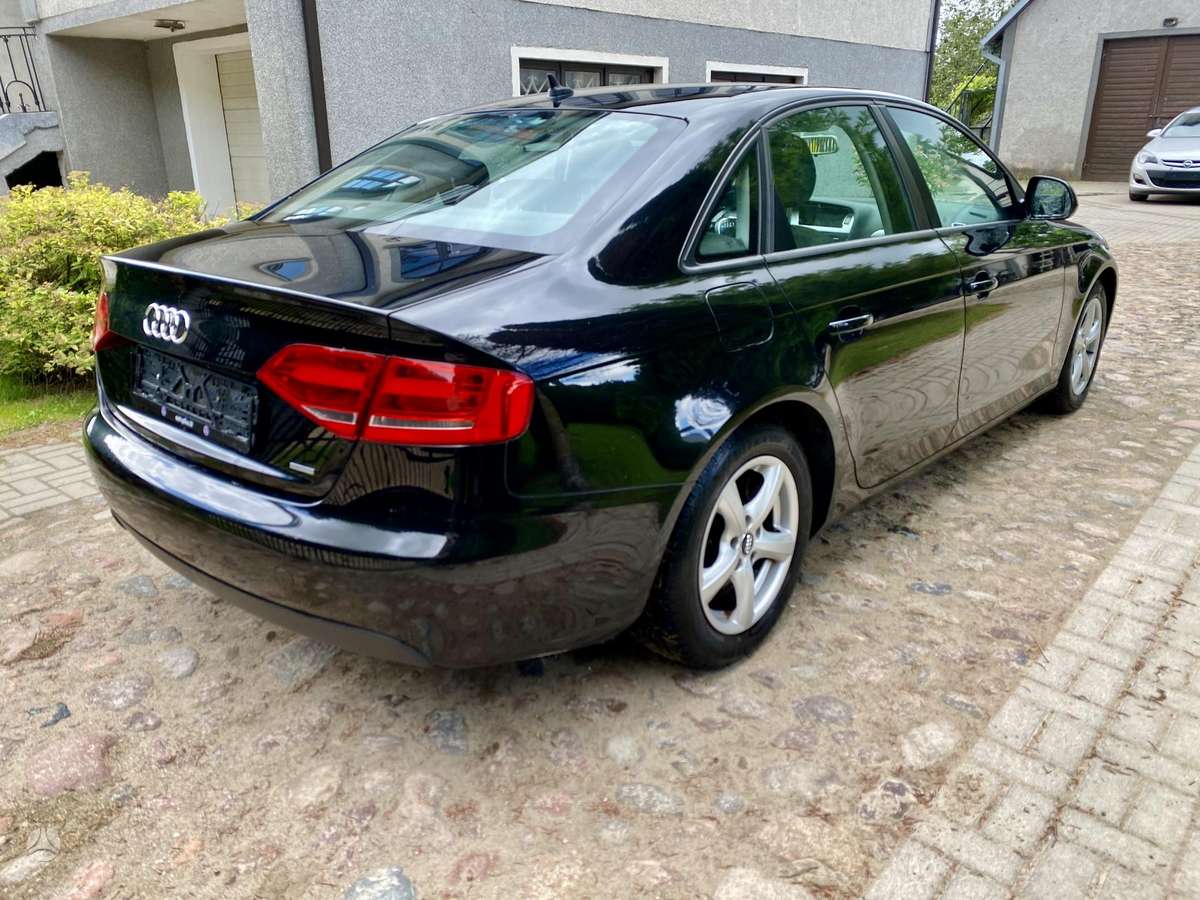 Audi A4, 2.0 l., Седан