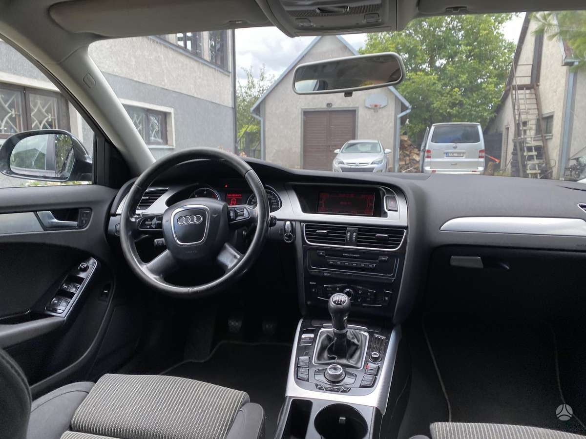 Audi A4, 2.0 l., Седан