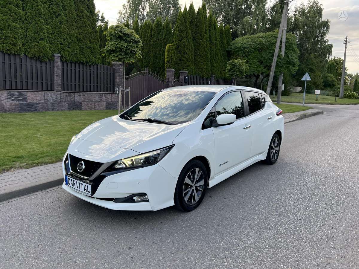 Nissan Leaf, 40 kWh, hatchback