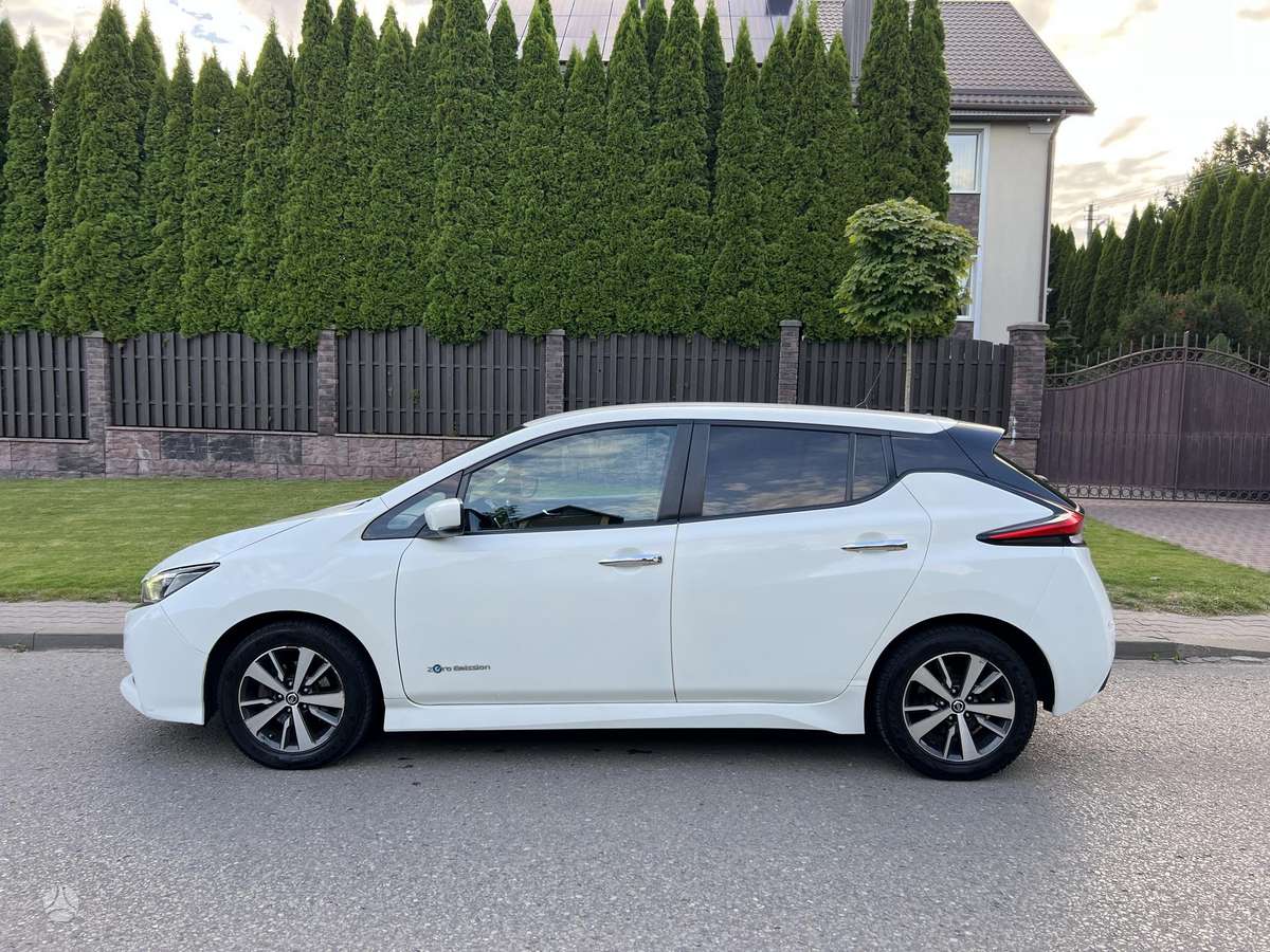 Nissan Leaf, 40 kWh, hatchback