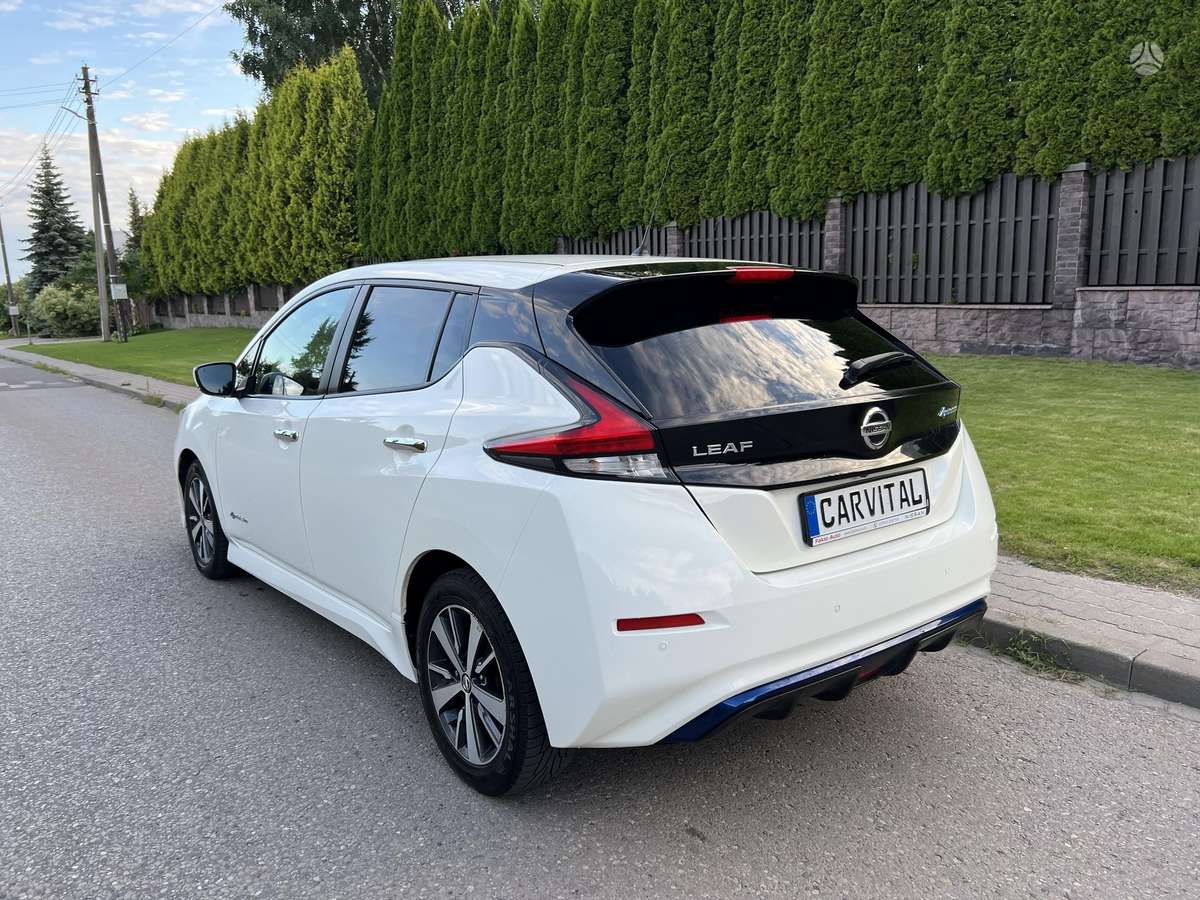 Nissan Leaf, 40 kWh, hatchback