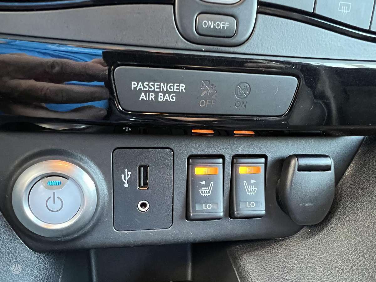Nissan Leaf, 40 kWh, hatchback