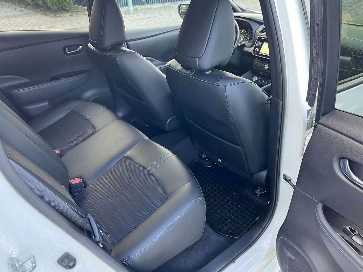 Nissan Leaf, 40 kWh, hatchback