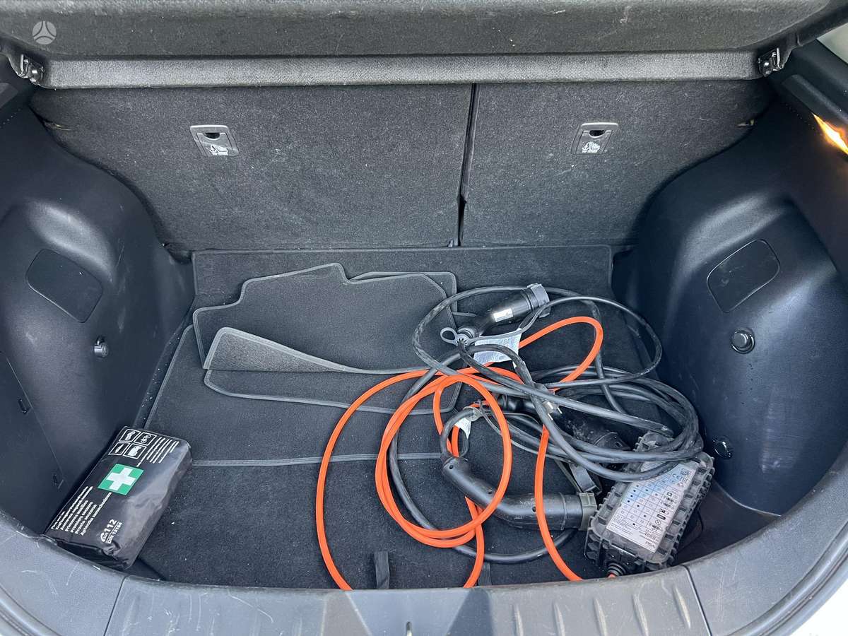 Nissan Leaf, 40 kWh, hatchback