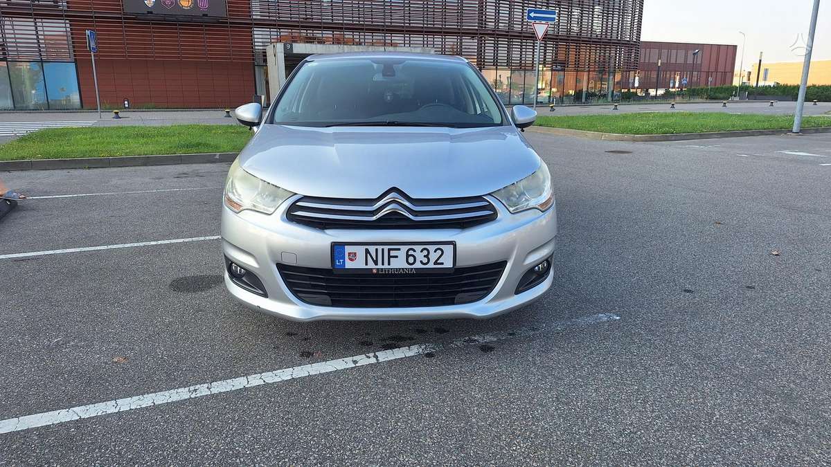 Citroen C4, 1.6 l., hatchback