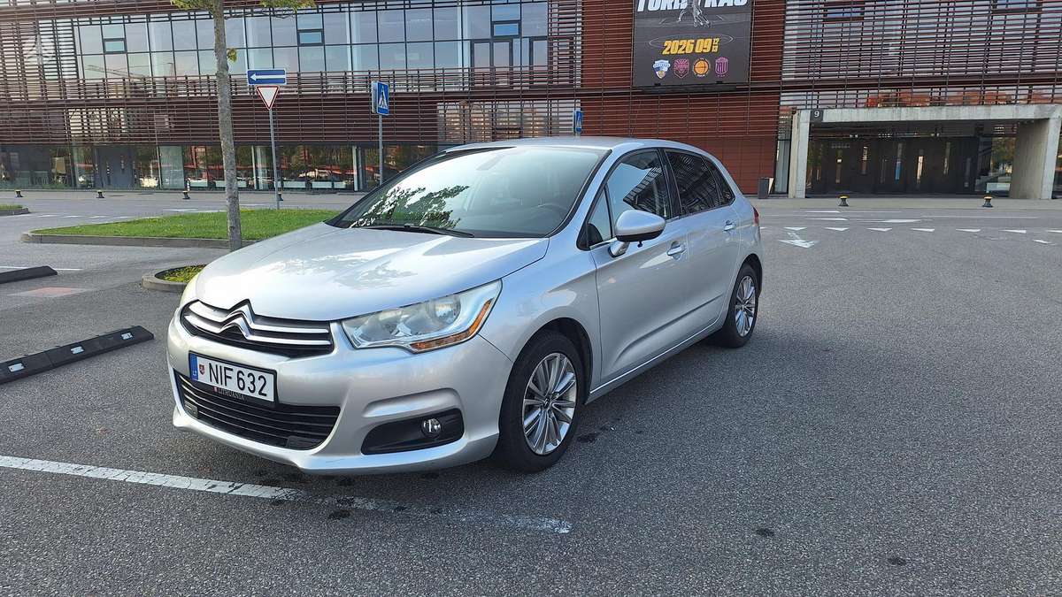 Citroen C4, 1.6 l., hatchback