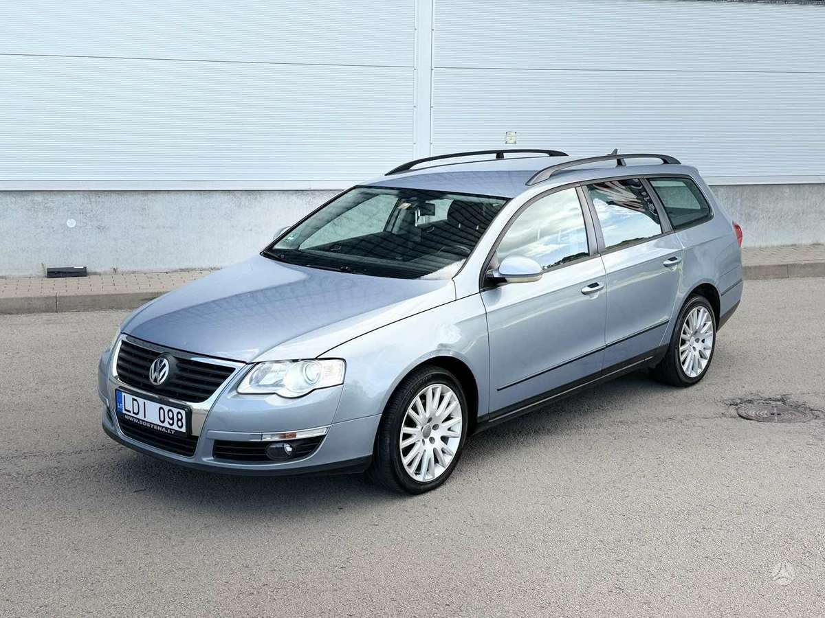 Volkswagen Passat - 1