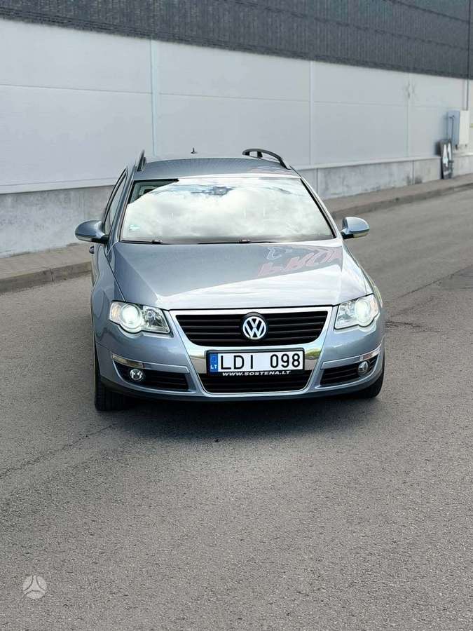Volkswagen Passat - 4