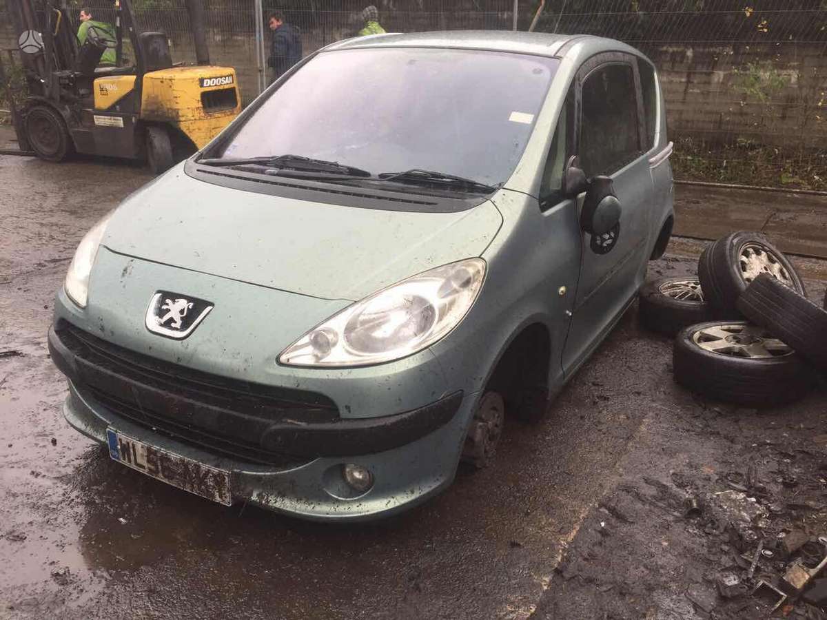 Peugeot 1007 for parts