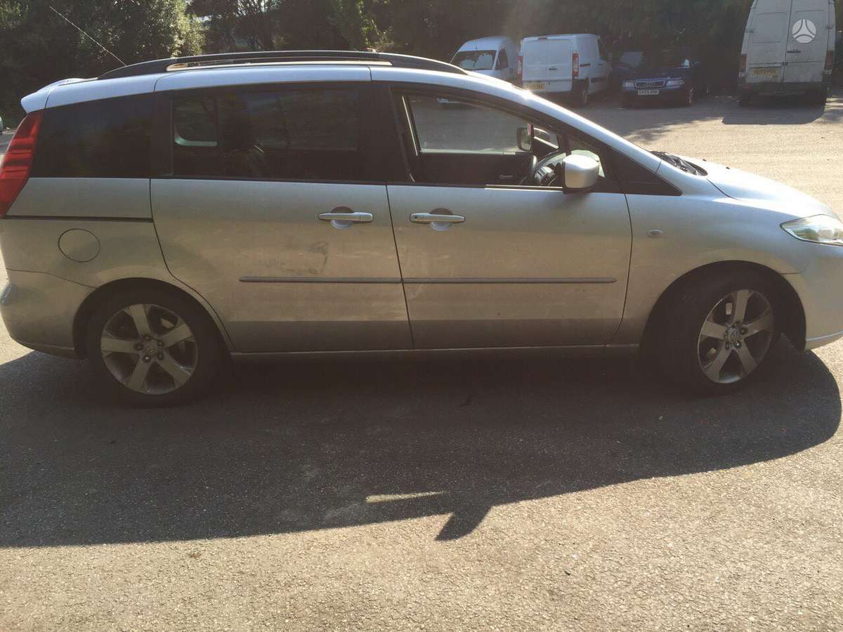 Mazda 5 dalimis